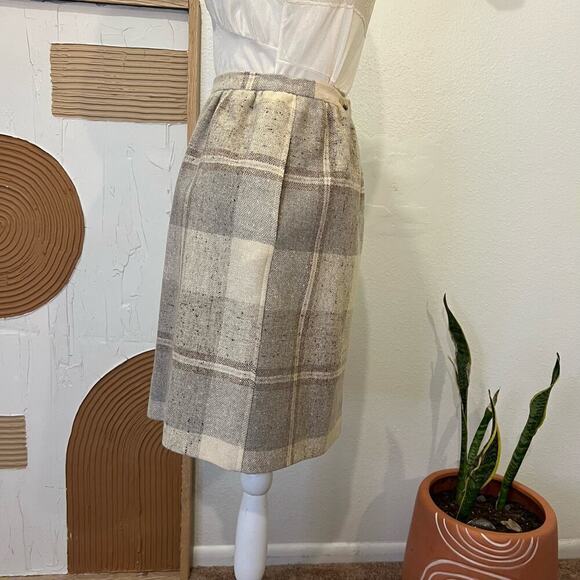 Vintage 90s Jones New York Cream Neutral Wool Plaid Print Wrap Mini Skirt - Picture 2 of 14
